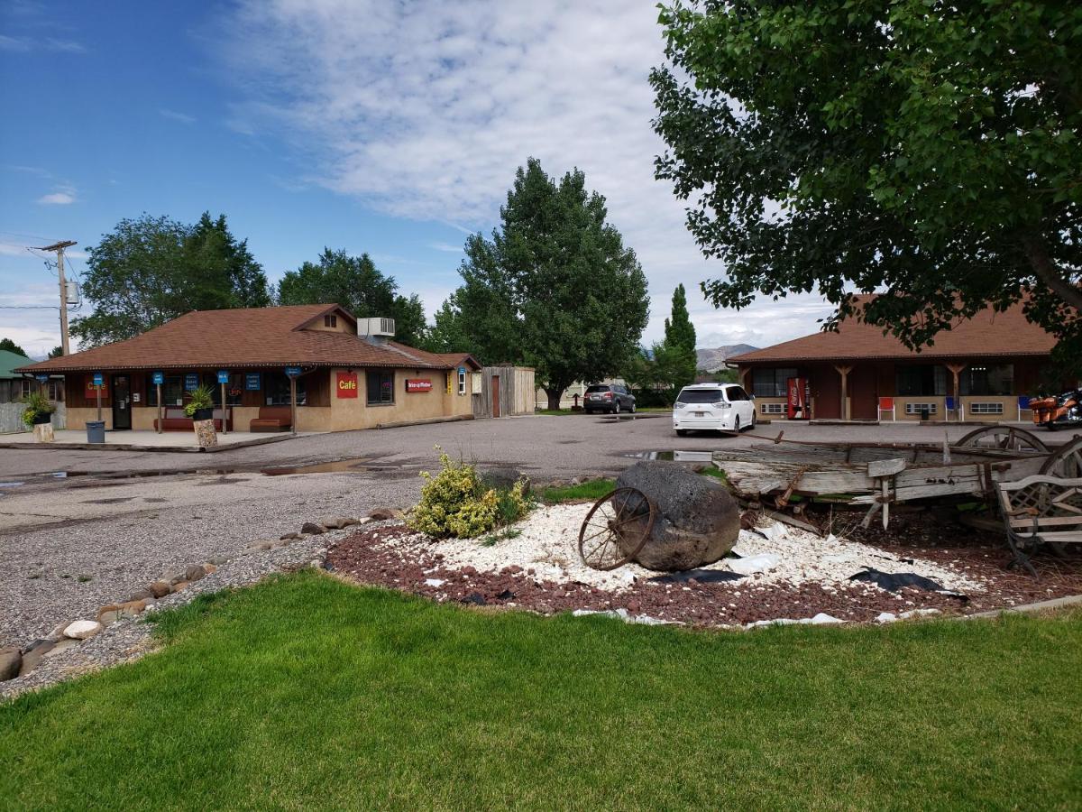 Butch Cassidy'S Hideout Motel Circleville Exterior foto