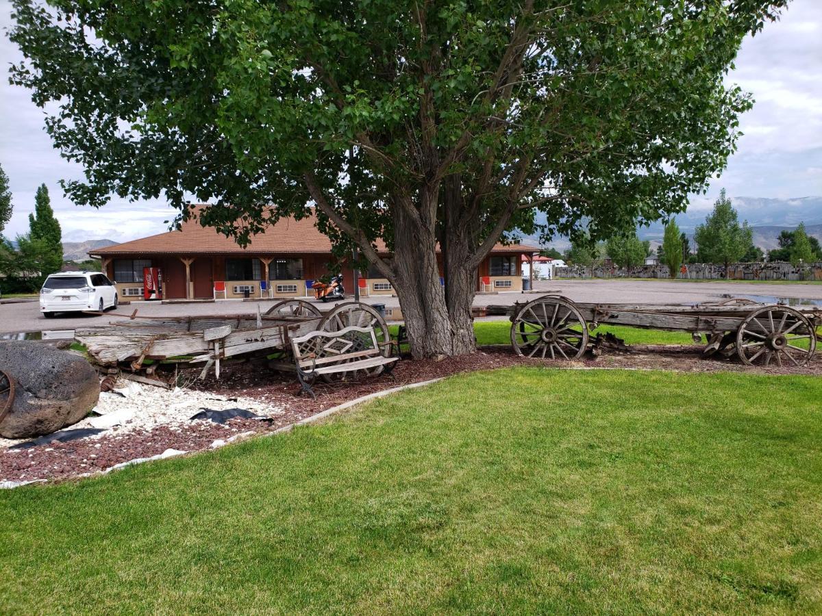 Butch Cassidy'S Hideout Motel Circleville Exterior foto