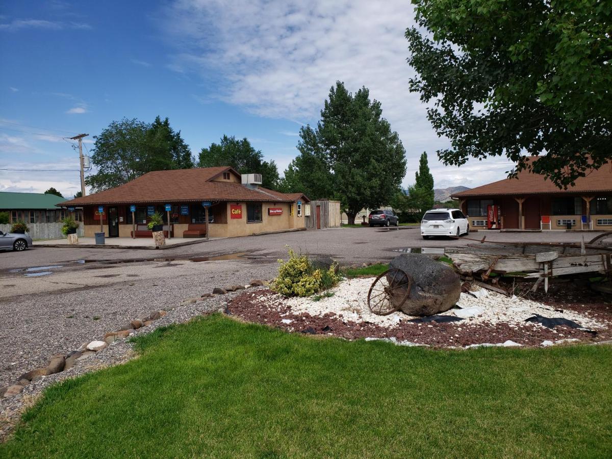 Butch Cassidy'S Hideout Motel Circleville Exterior foto